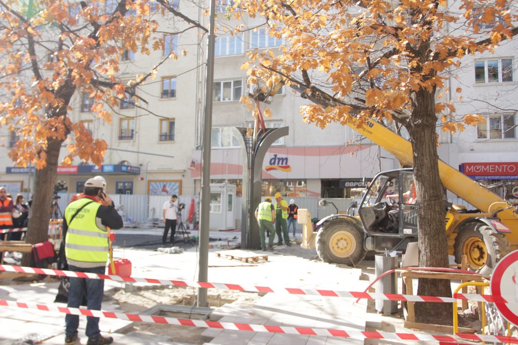 ремонт на площад Славейков