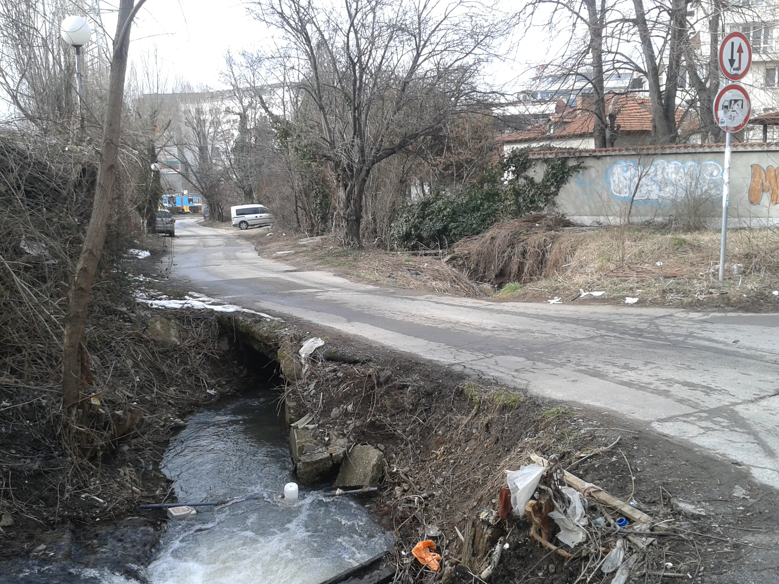Опасен мост на ул. Деспот Слав, кв. Павлово, район Витоша
