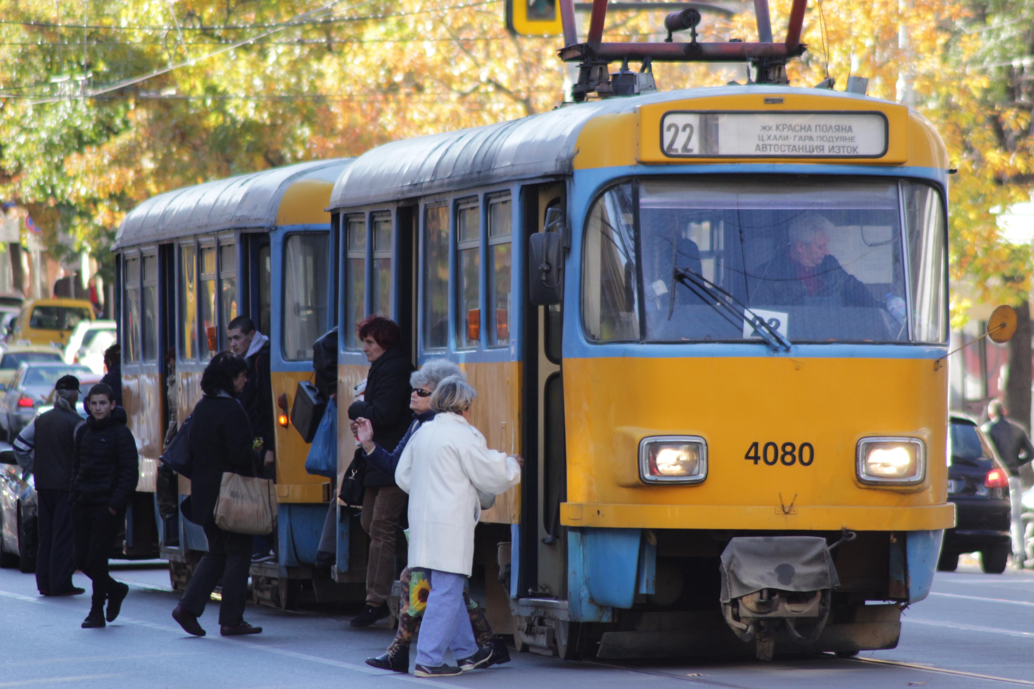 Движение трамвая 22. Самый высокогорный трамвай в Киеве. Колумбия столица трамваи. Batalha 22 трамвай. Трамваи avg.
