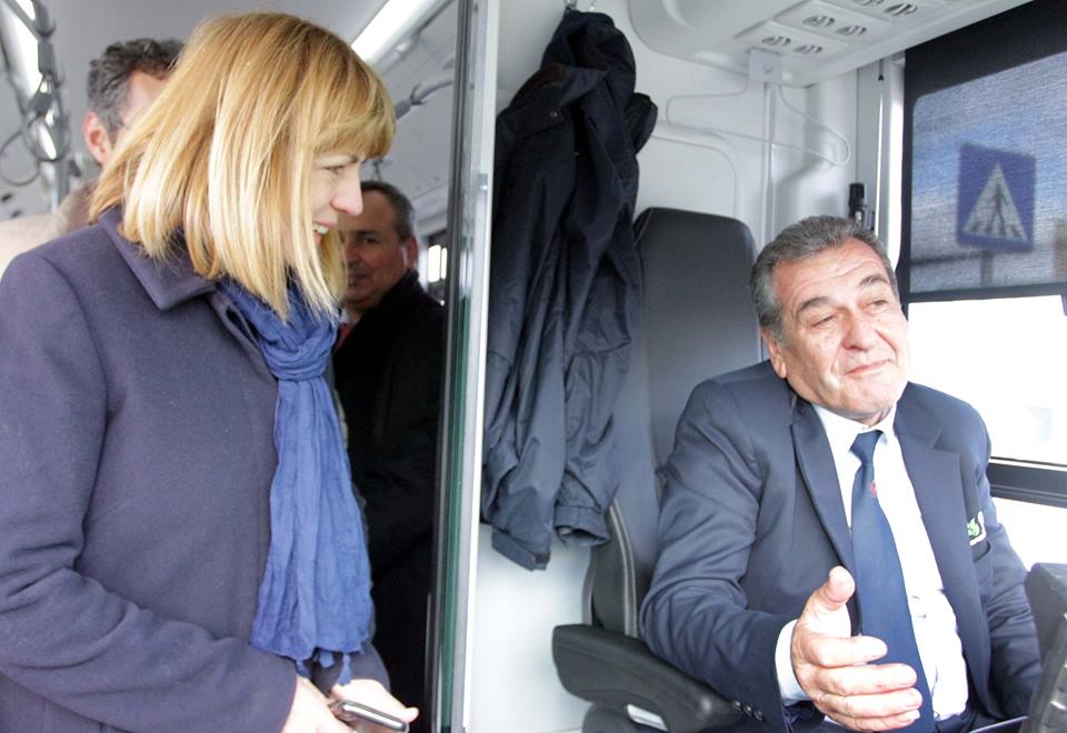 Кметът Йорданка Фандъкова се качи в електробусите