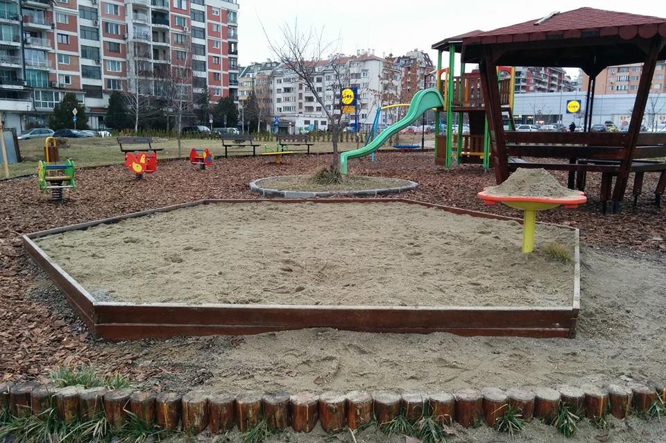 Нова детска площадка