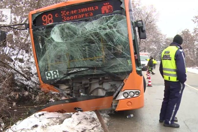 автобус 98 катастрофира