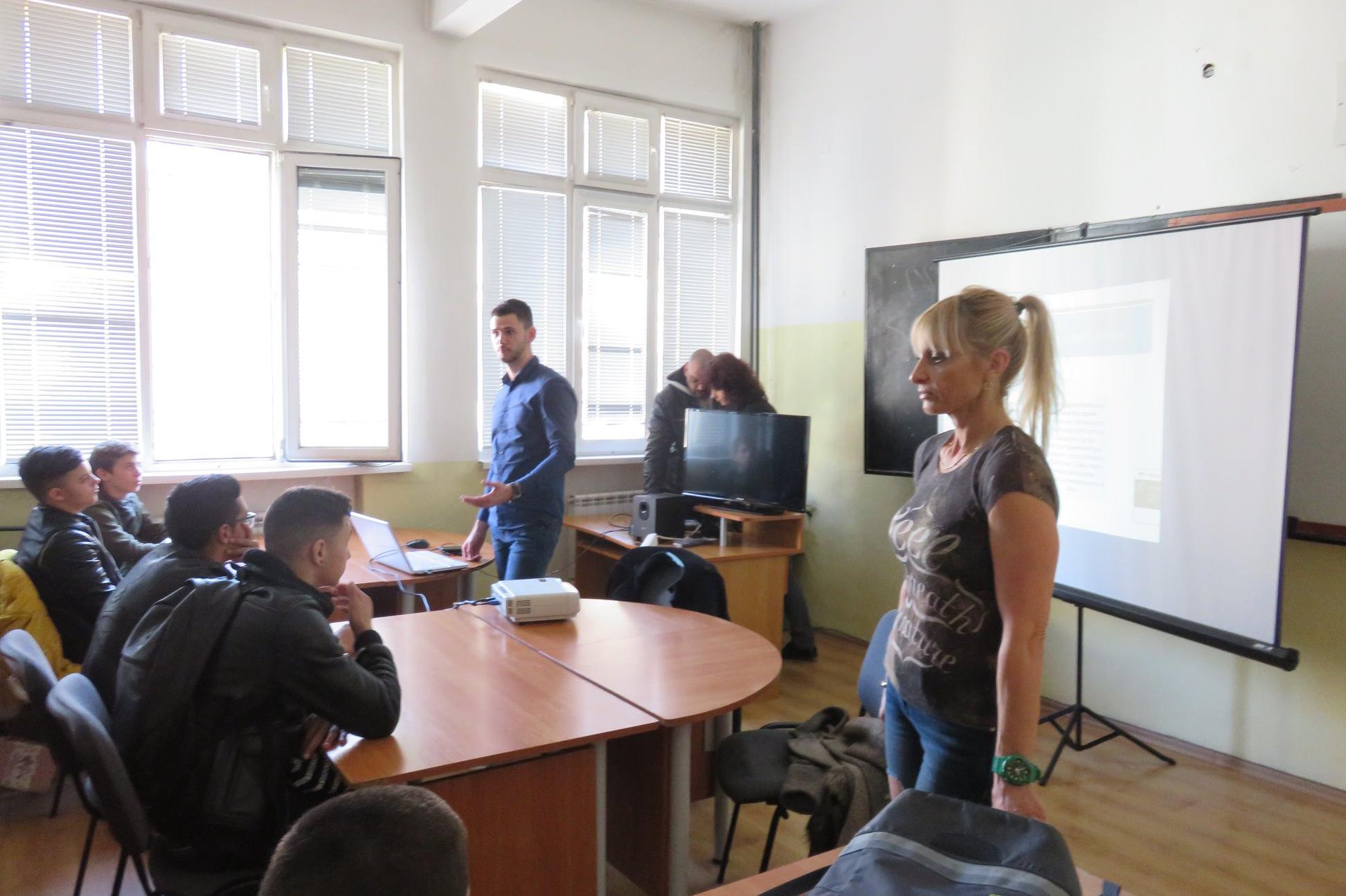 Кампания Кибертомоз в училища район Сердика
