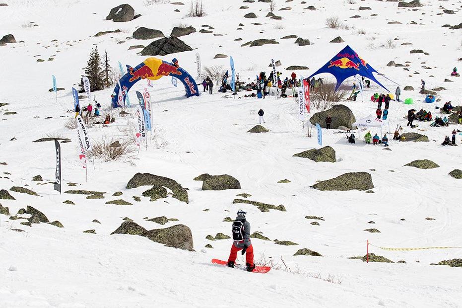 Екстремни състезания на Витоша в дълбок сняг