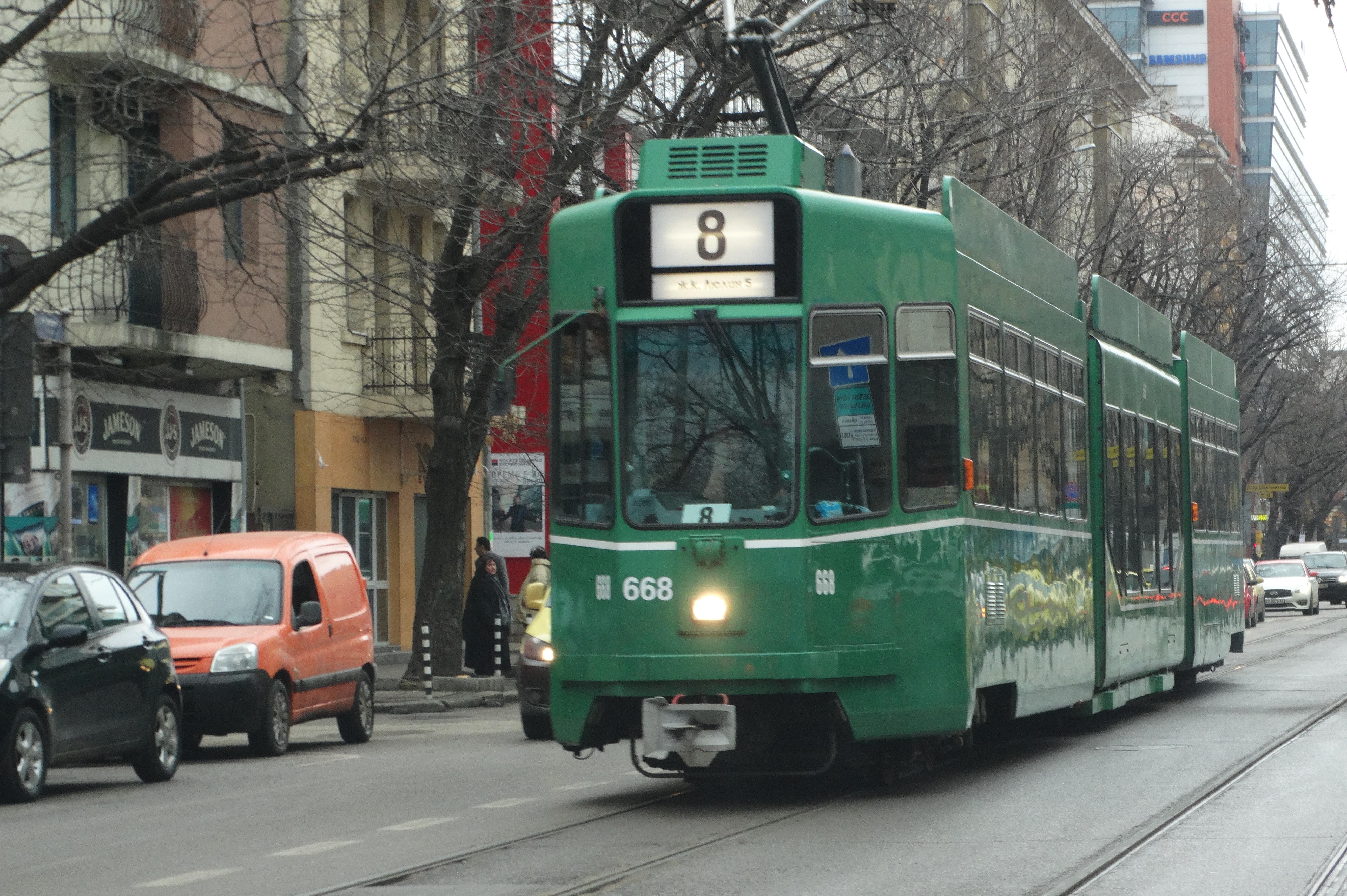 Трамвай 8