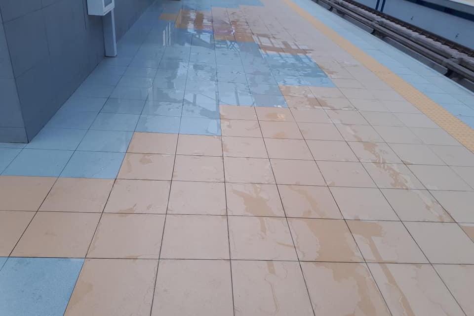 метро и дъжд