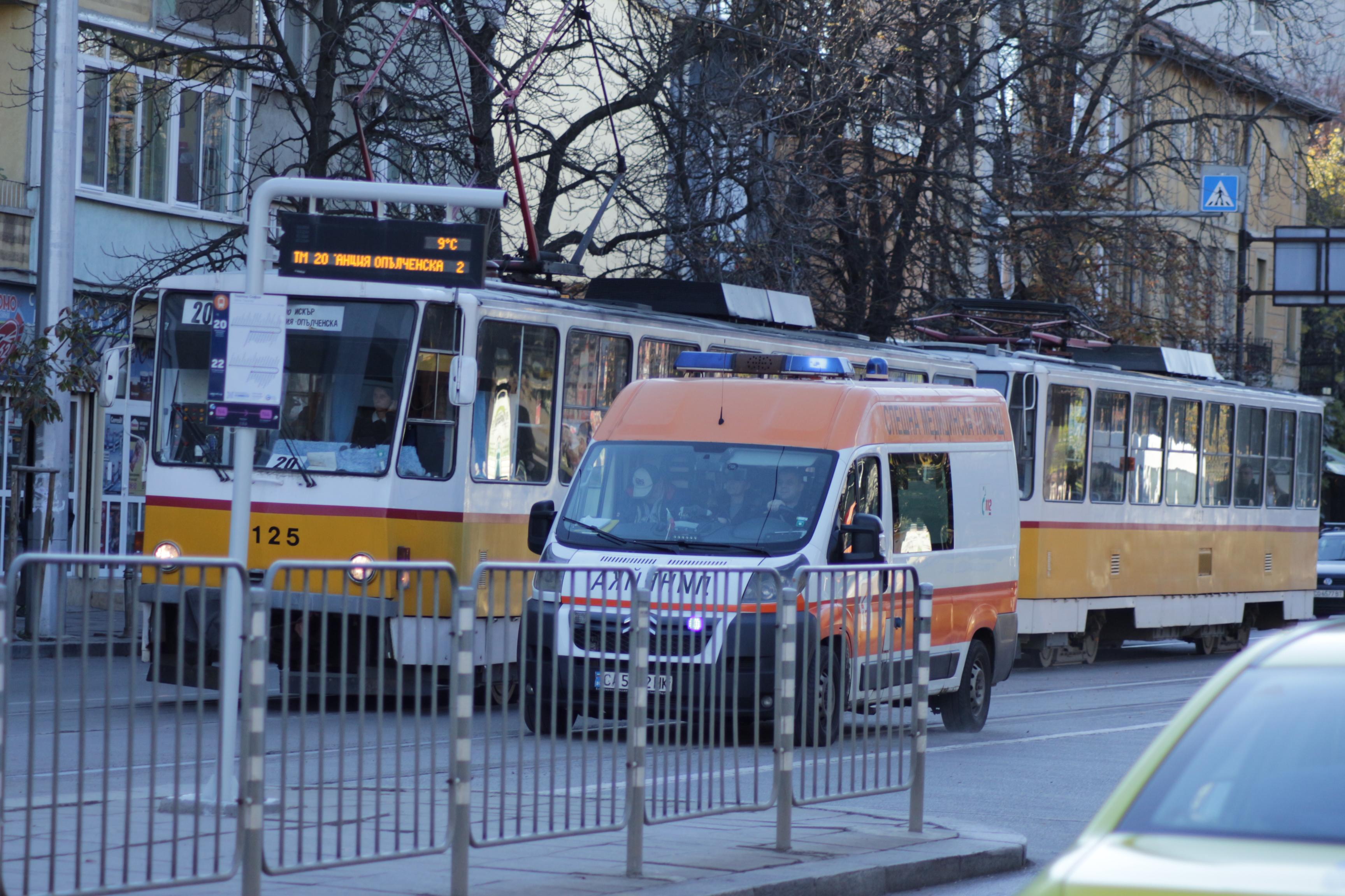 трамвай и линейка