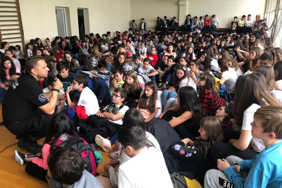 Кампанията на Агенция Митници "Не сте сами" гостува на 145 училище в София
