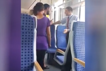Агресивни роми във влака