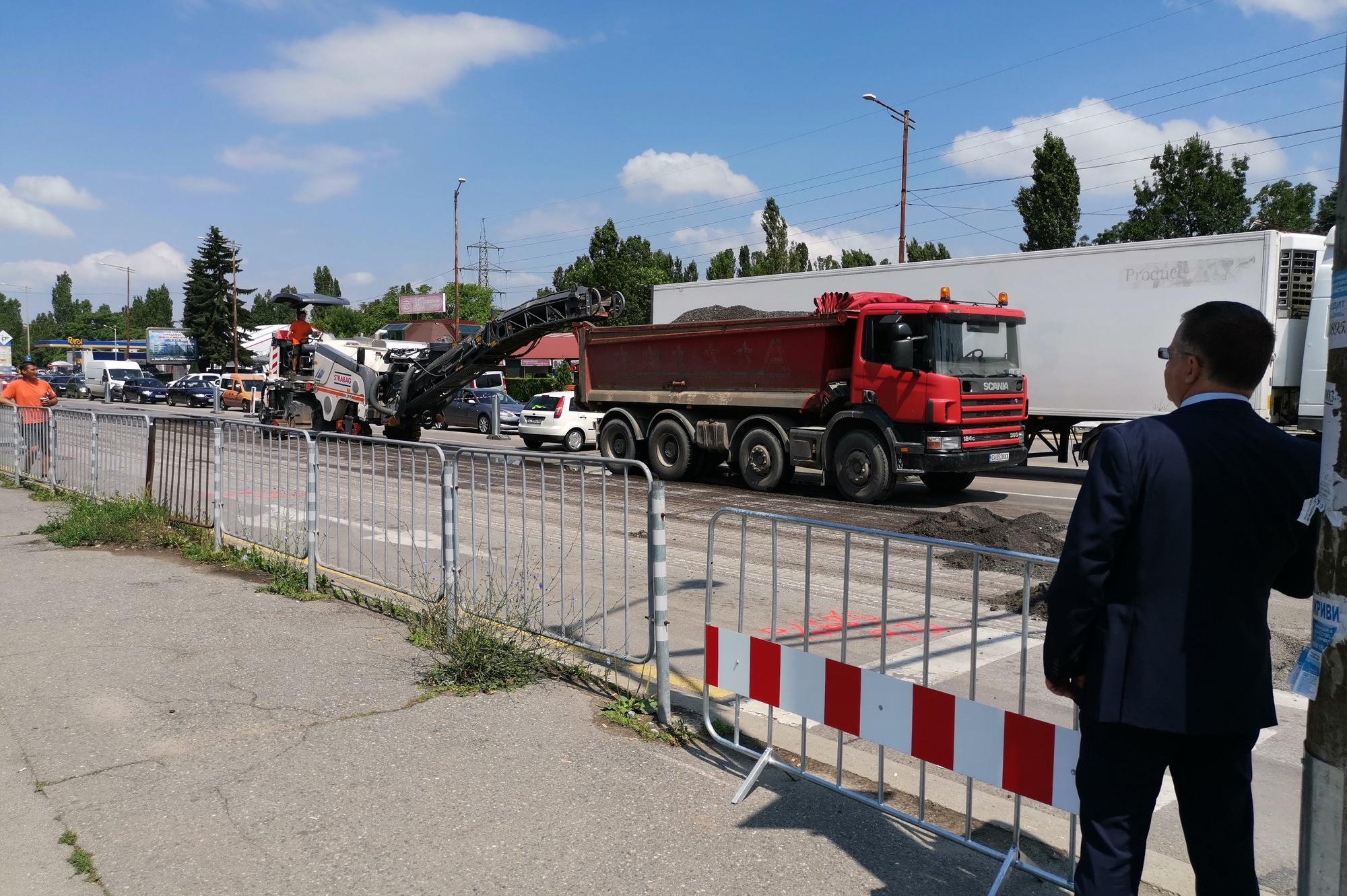 Дончо Барбалов провери започналия ремонт на Искърско шосе