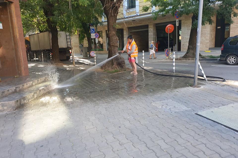 Миене на улици в район Оборище