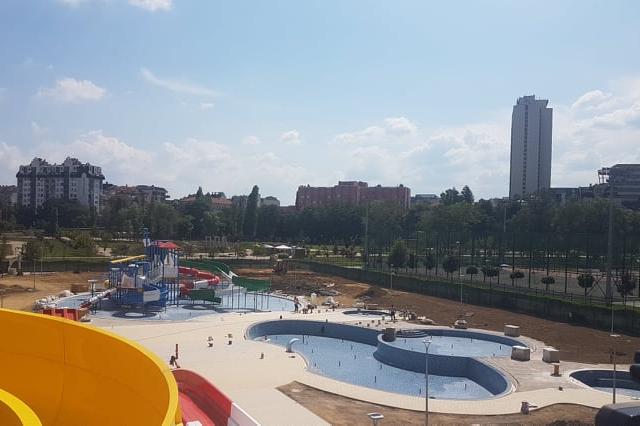 Фандъкова провери строителството на аквапарка в парк "Възраждане"