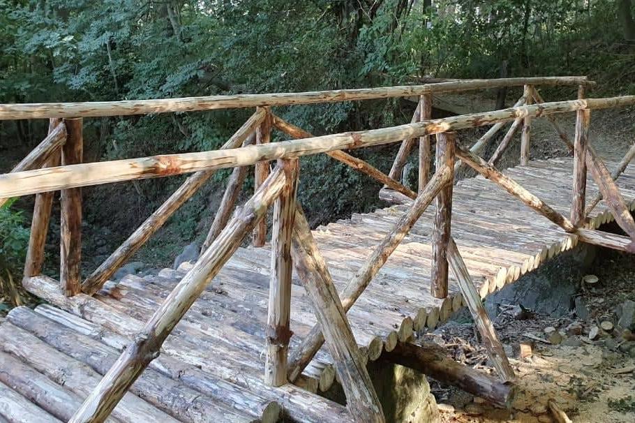 Нов мост и детска площадка в район Витоша а ул. Ела и ул. Елша
