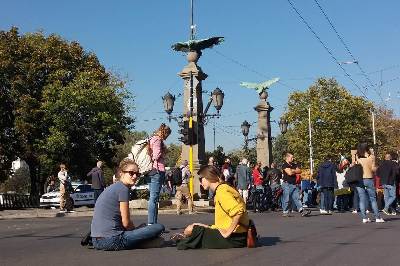 Протестъ срещу избора на Иван Гешевм за главен поркурор блокира Орлов мост