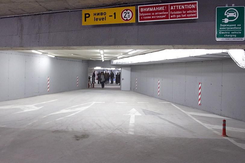 Новият буферен паркинг при БНР