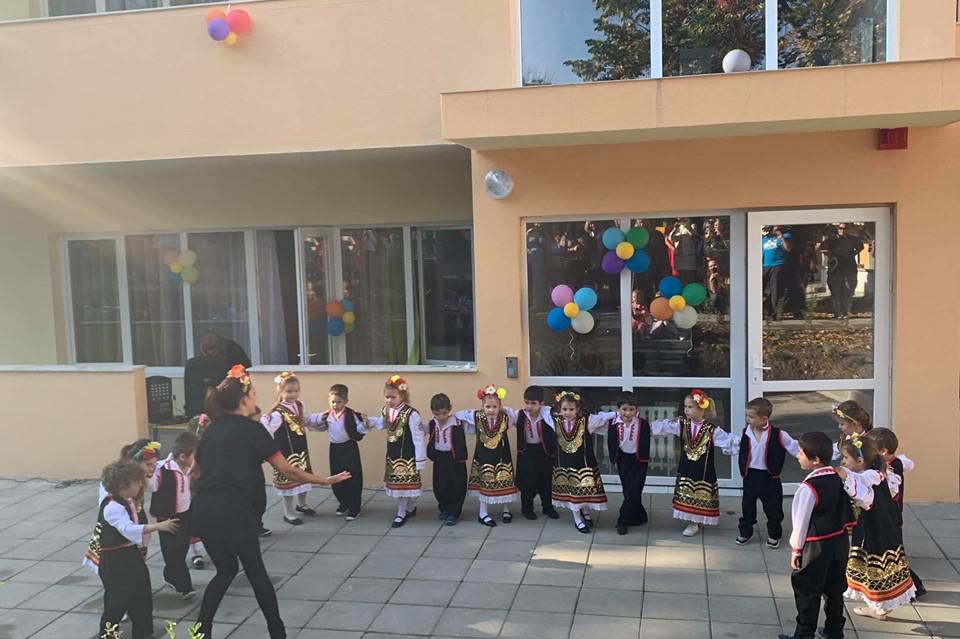 Осветиха новата детска градина 12 "Лилия" в район Студентски