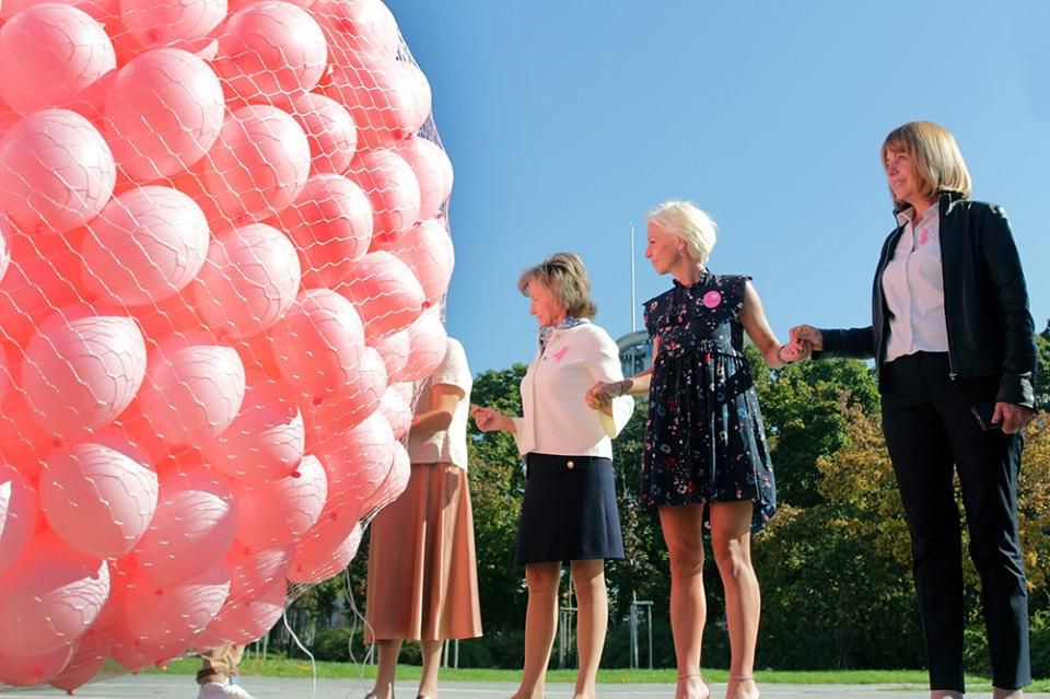 1200 балона пуснати в небето в подкрепа на борбата срещу рак на гърдата