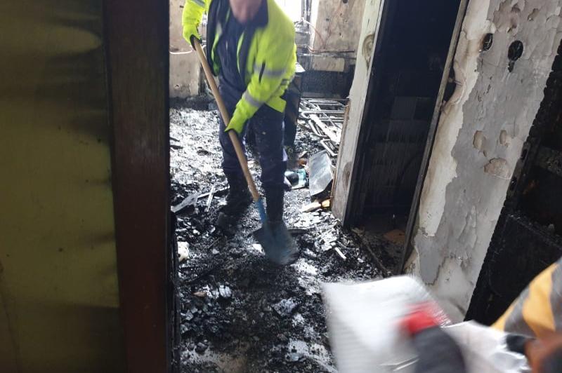 Разчистване след пожара в Пирогов
