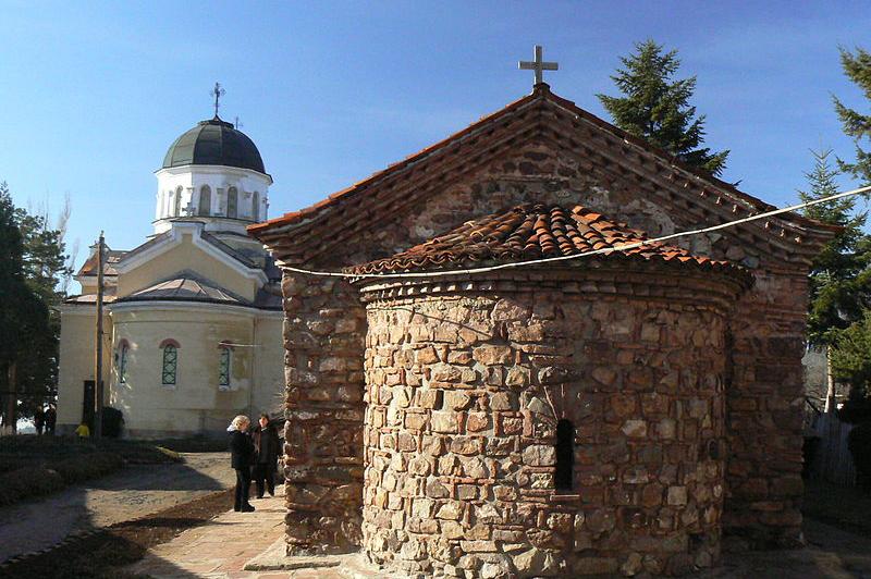 Реставриват Кремиковския манастир
