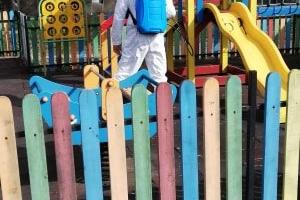 Екипи на АПП дезинфекцират детски площадки, подлези, спирки