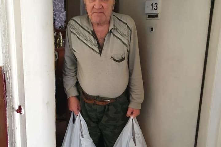 Добротворци: Офталмолози от "Александровска" помогнаха и осигуриха храна на