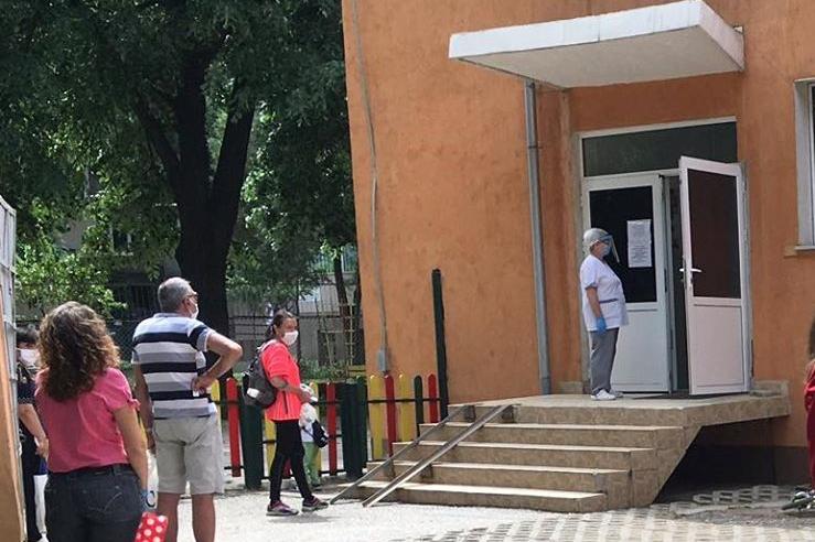 75 детски кухни в София заработиха след карантината, в сряда отваря още едн