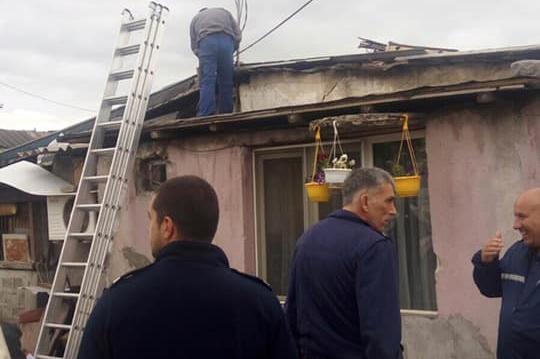 ЧЕЗ, полиция и община проверяват за кражба на ток в Сердика