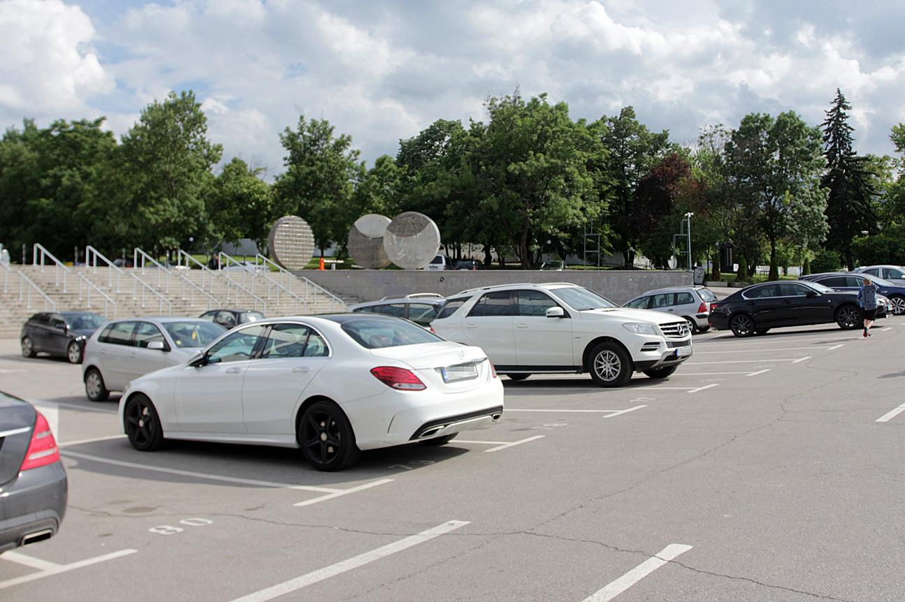 Работна група представя до две седмици плана за многоетажните паркинги в ст
