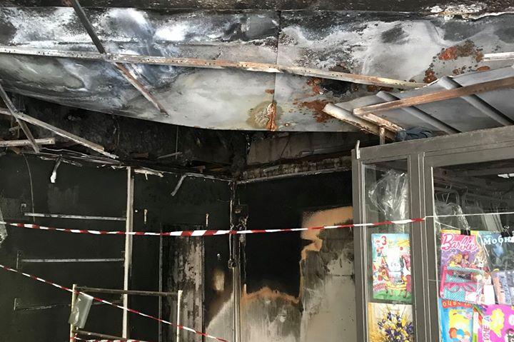 Опожареният таван на подлеза на "България" и "Гоце Делчев" е опасен