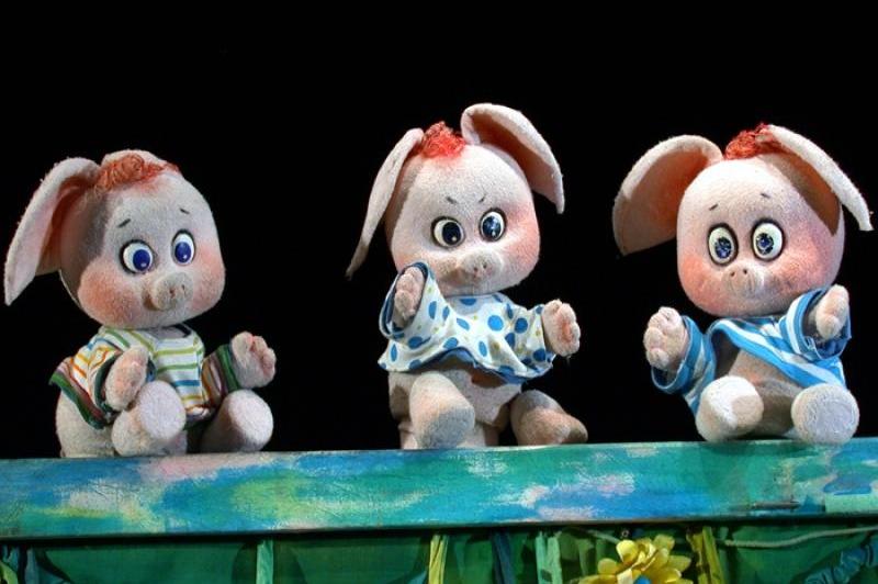 "Трите прасенца" посрещат малчуганите в Столичния куклен театър