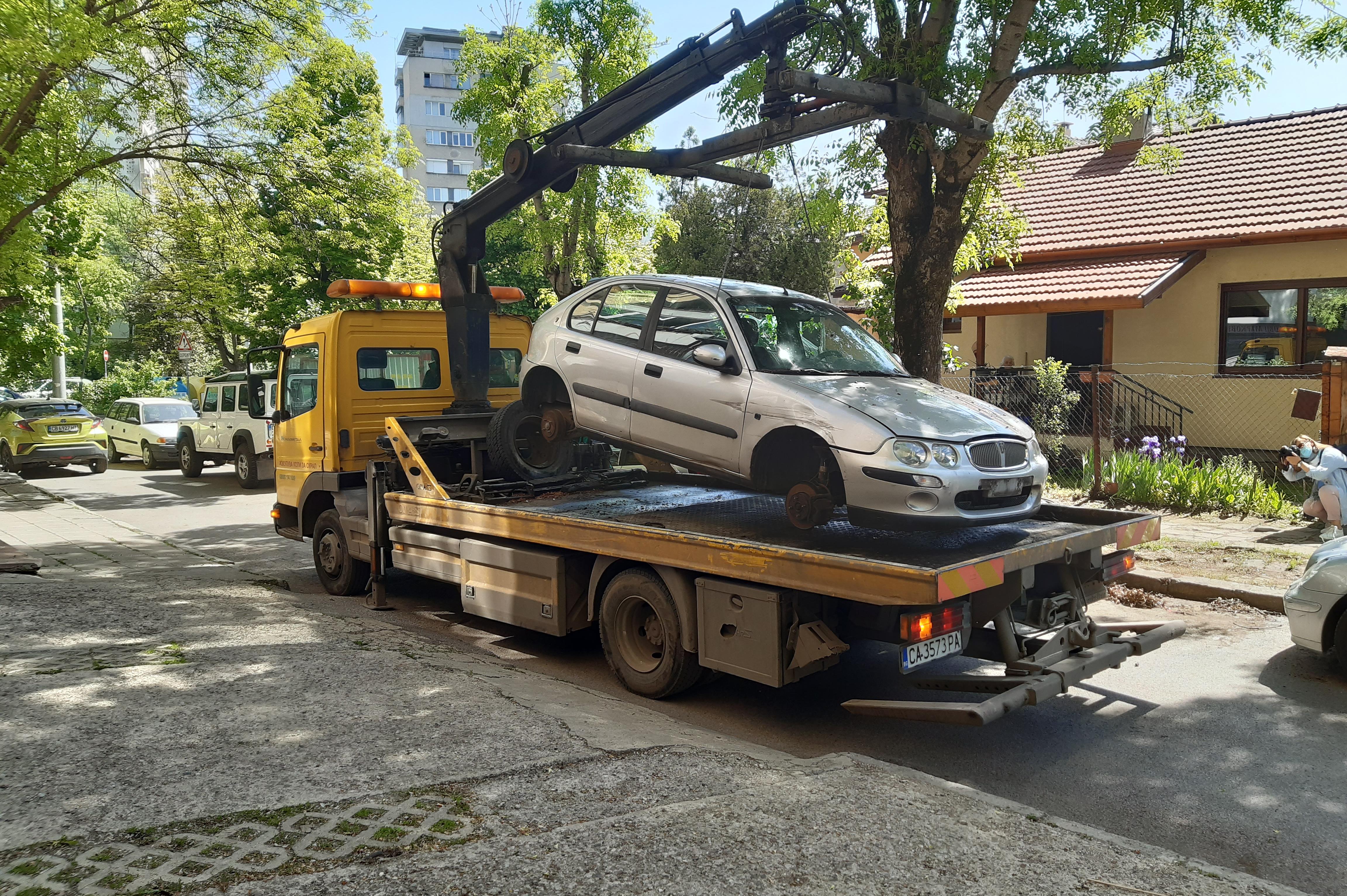15 745 са стикираните коли в София, излезли от употреба