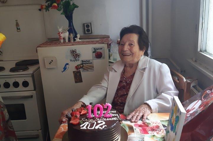 "Подуяне" поздрави 102-годишната Виденка за ЧРД