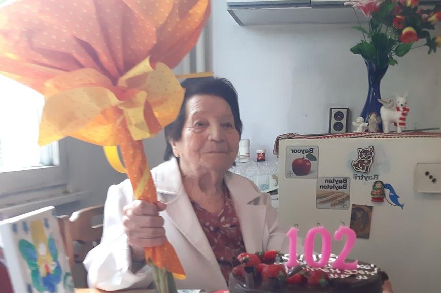 "Подуяне" поздрави 102-годишната Виденка за ЧРД