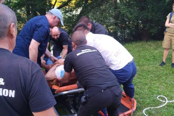 АПП спасиха мъж, паднал в дере в Панчарево
