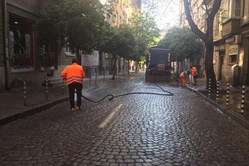 От поведелник започва миенето на улици в центъра на София