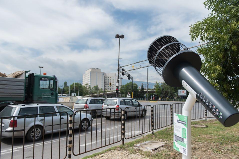 Любопитна инсталация в София кара хората да се замислят за шума от трафика