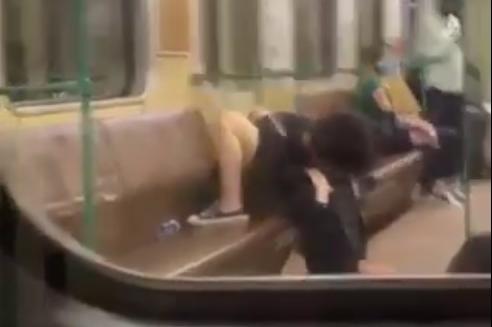 Секс сцена в столичното метрото взриви мрежата