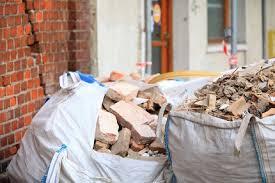 След бурята в София: Събират и извозват едрите отпадъци от "Манастирски лив