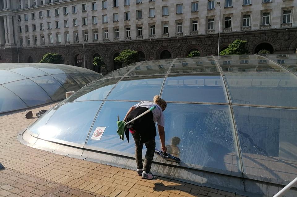 Измиха и светнаха стъклените куполи на Ларгото в столицата