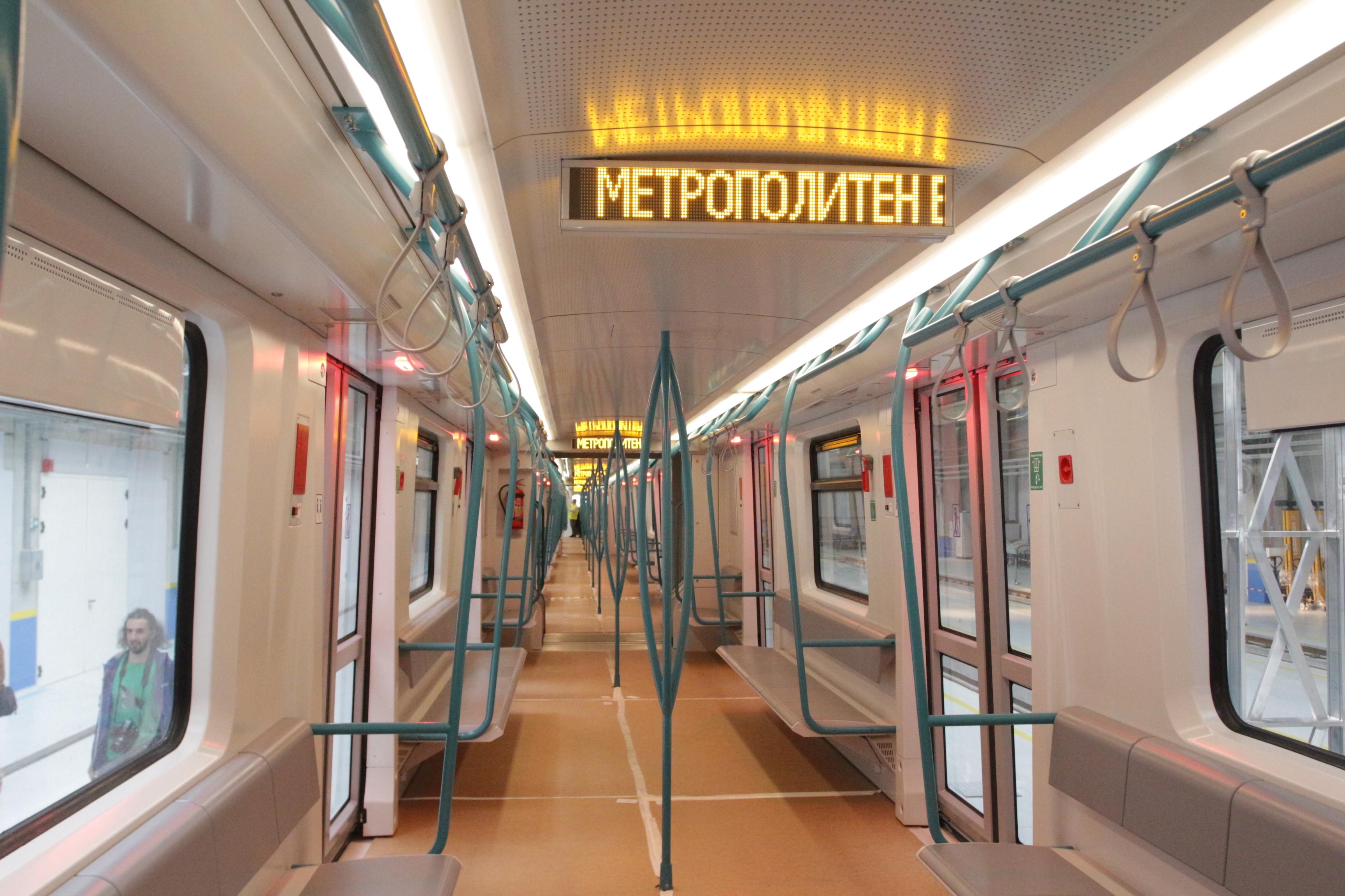 Затвориха метростанция "Централна гара" заради забравен багаж
