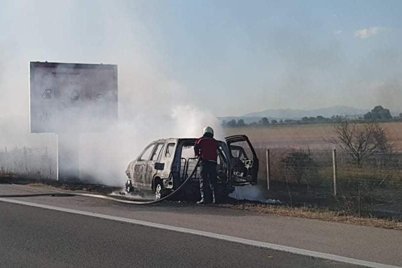 Кола се запали на "Тракия" посока София