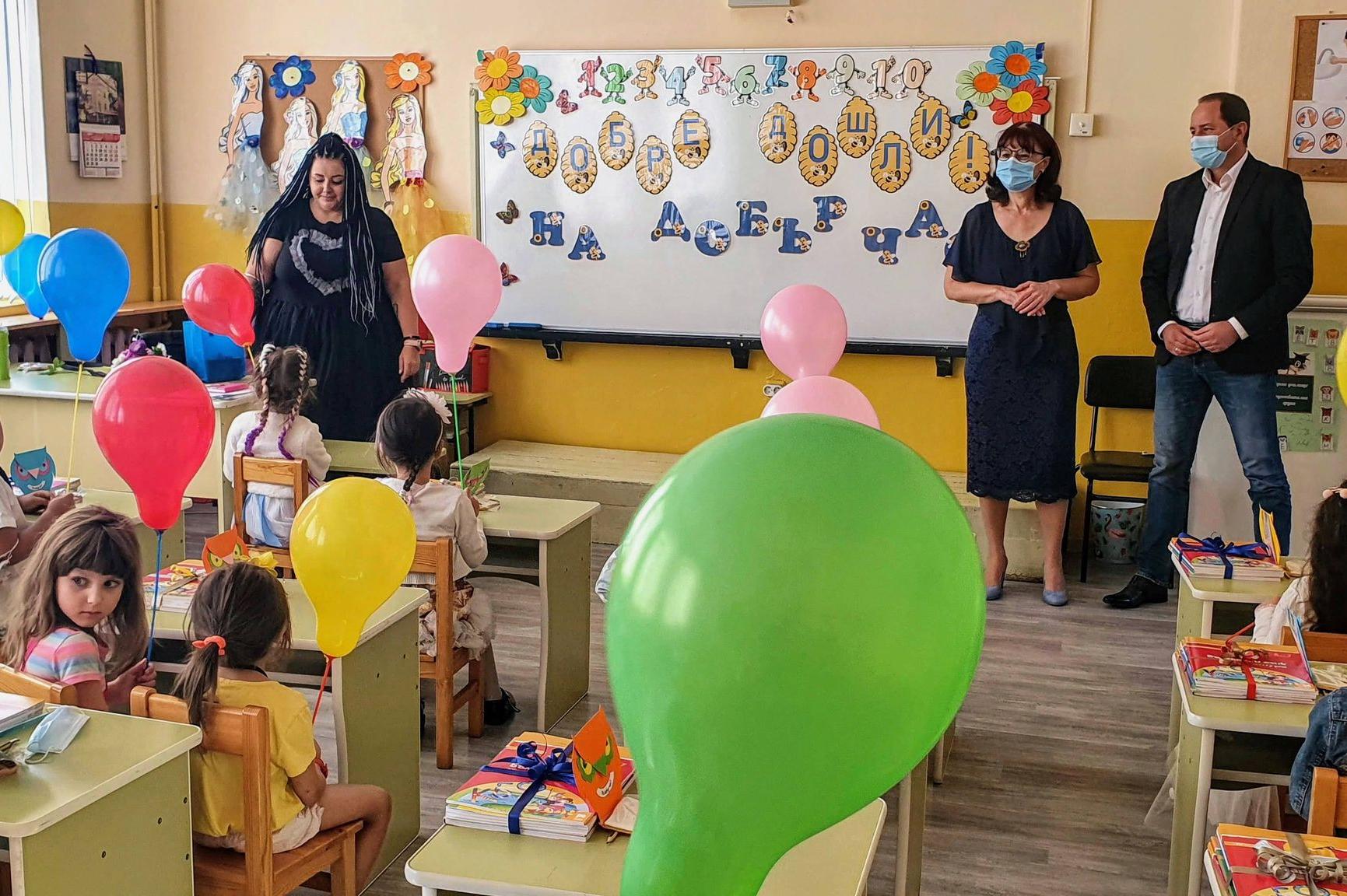 224 първокласници започнаха училище в район “Панчарево”