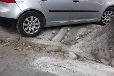 В Подуяне: 15 с глоби за паркиране върху тротоар, който се ремонтира