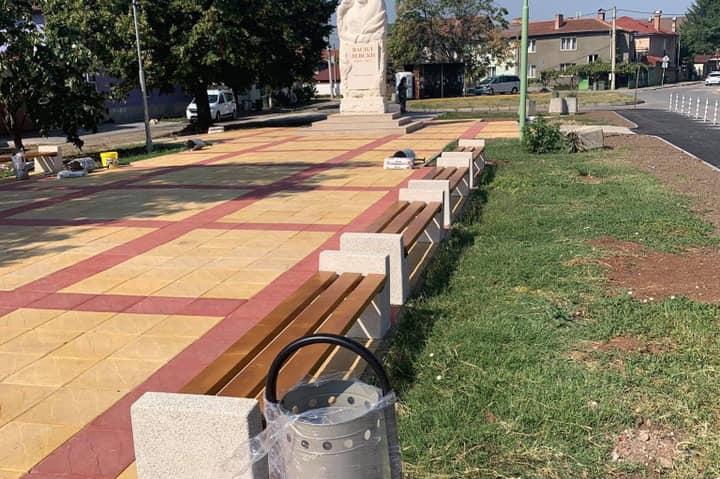 Издигнаха нов паметник на Васил Левски във Враждебна