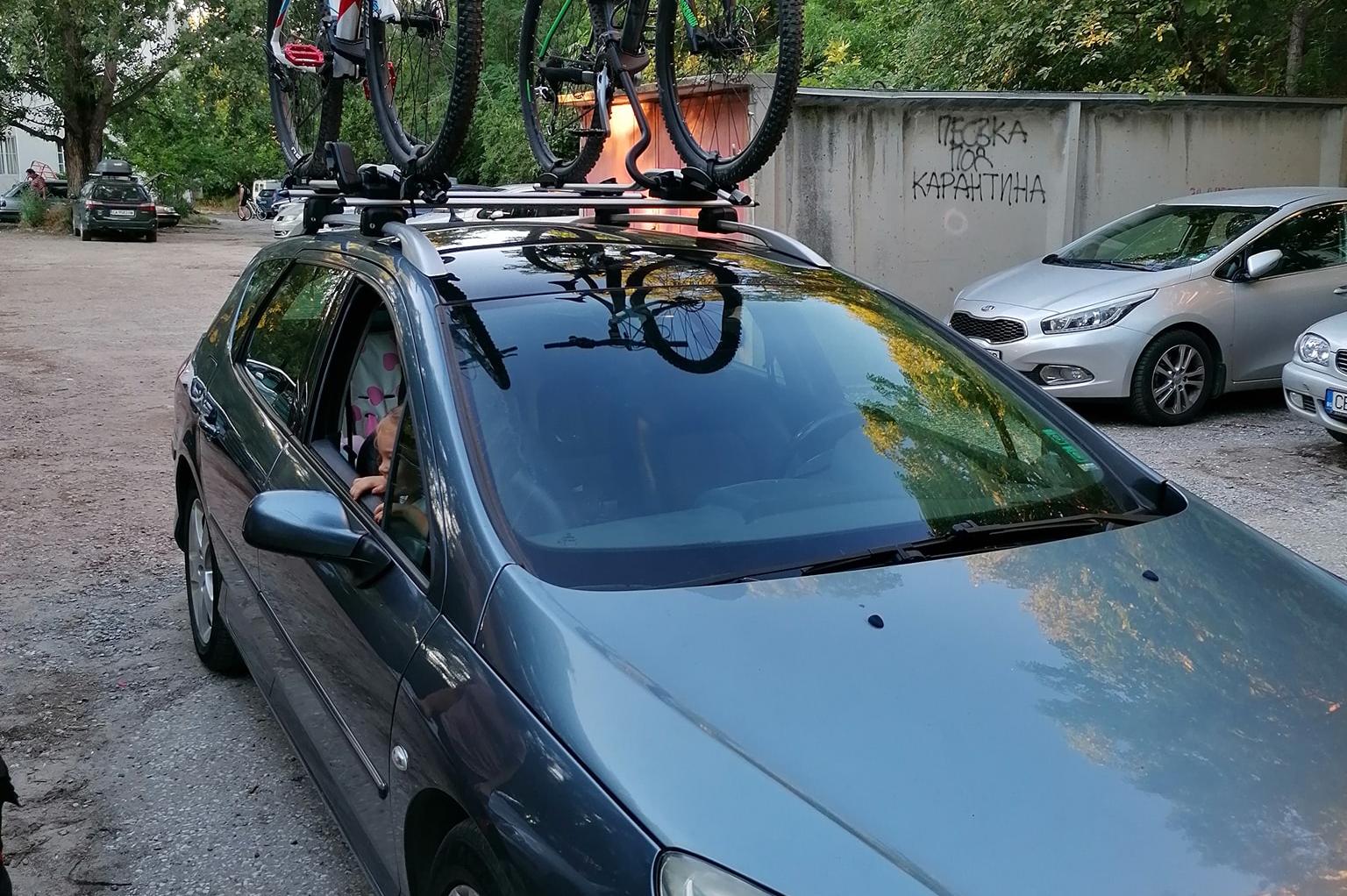 Крадци задигнаха багажници за велосипеди в „Редута“