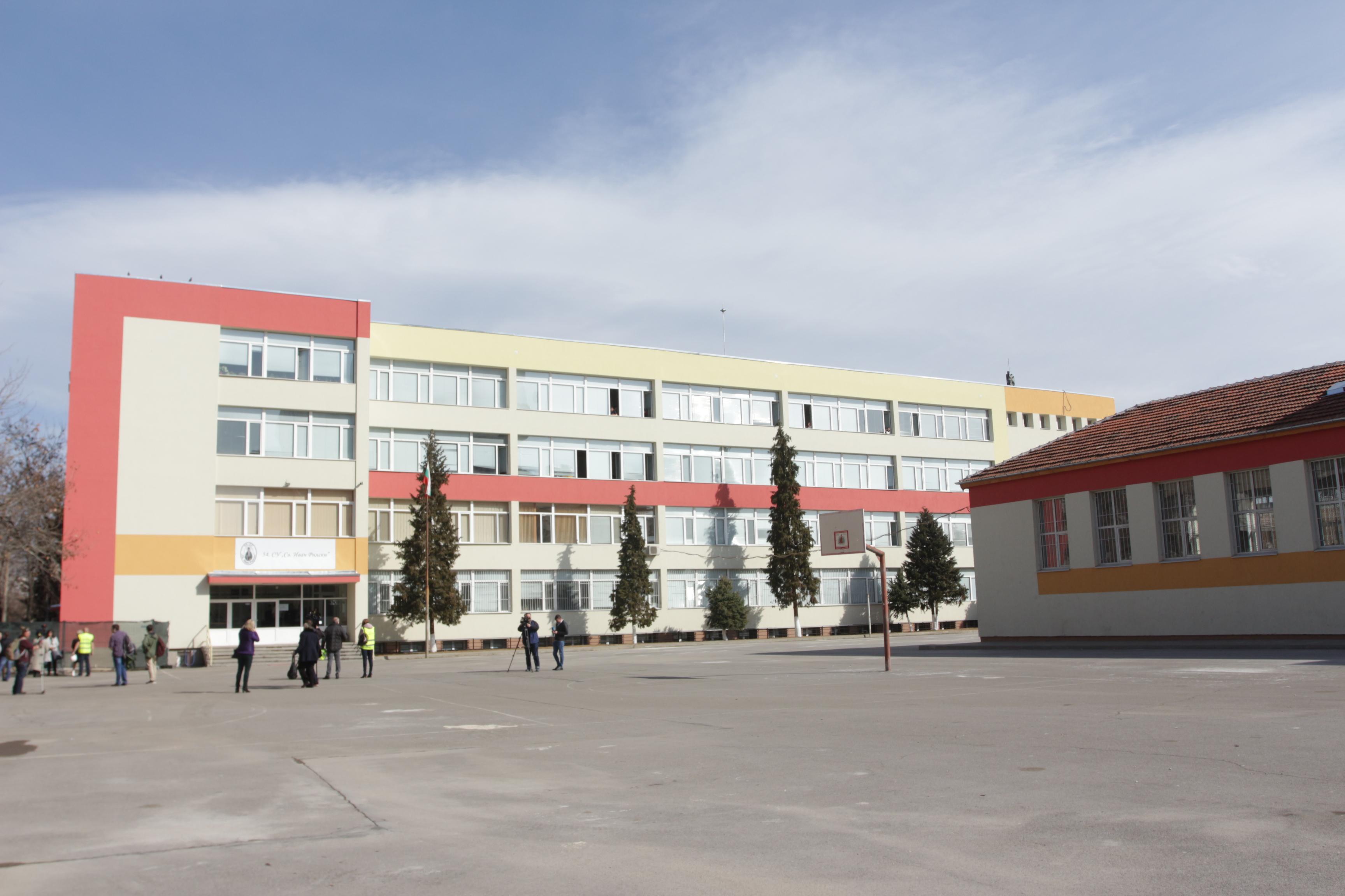 В София: Дават се точни правила на школските директори за борбата с COVID-1