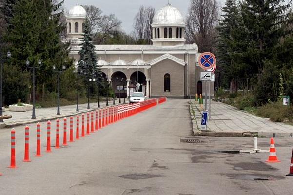 Променят пропусквателния режим на 3 гробищни парка в София