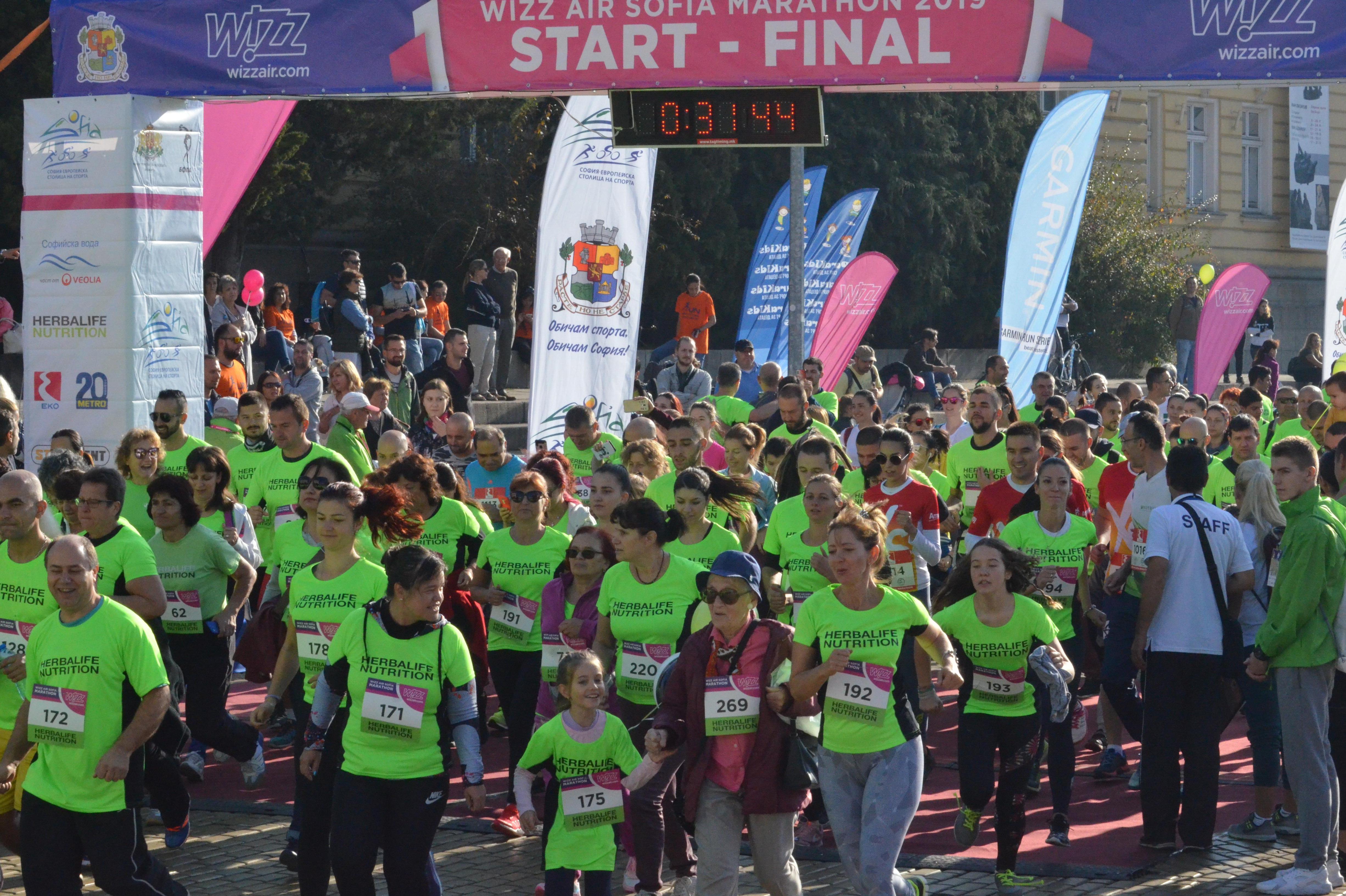 От Wizz Air София маратон помагат за направата на спортна площадка за  деца