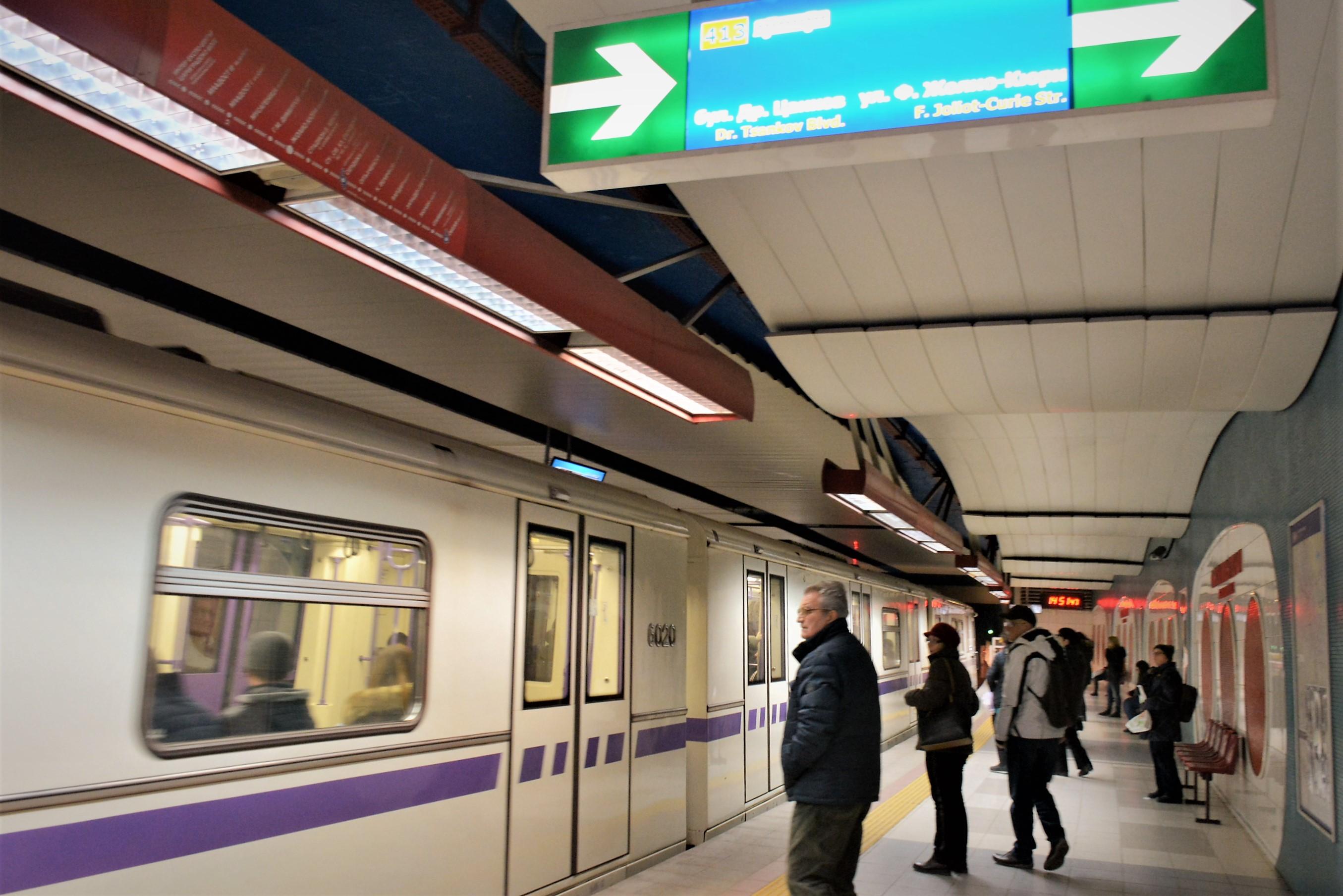 Късо съединение спря метрото от първия лъч