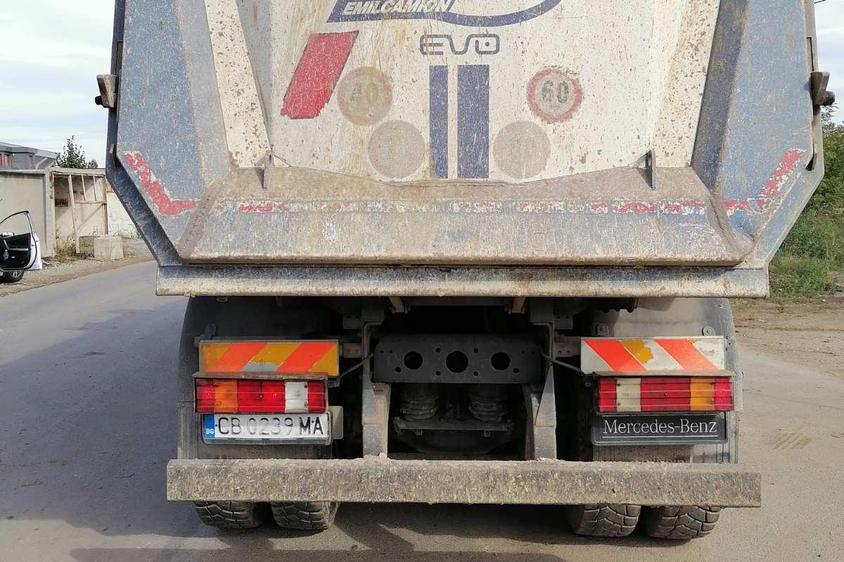 Глобиха трима  шофьори в София за замърсяване на пътното платно